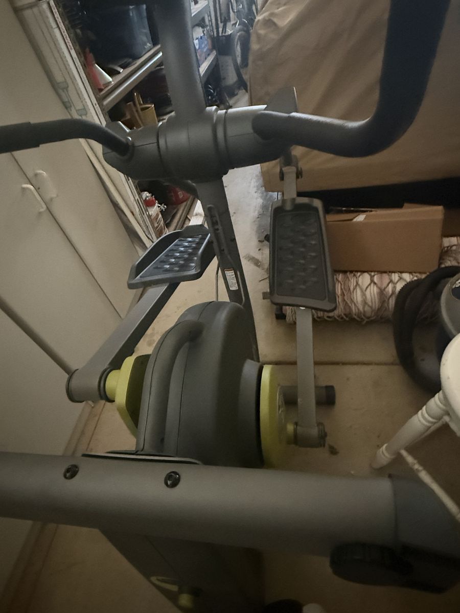 ProForm Carbon E7 Elliptical iFit Compatible Intensity Stride Power Ramp Sturdy