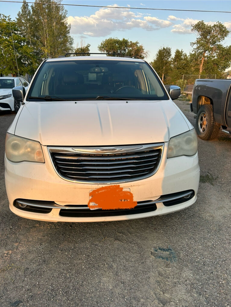 2012 CHRYSLER TOWN AND COUNTRY Limited