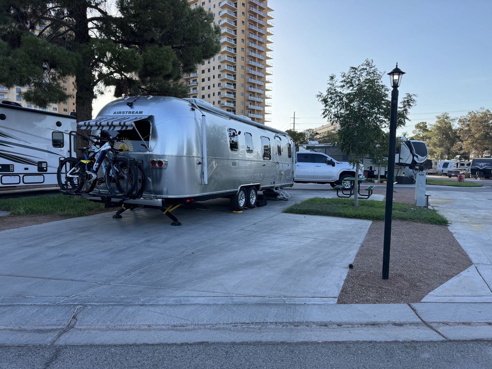 2022 33 Classic Airstream- *Upgraded*