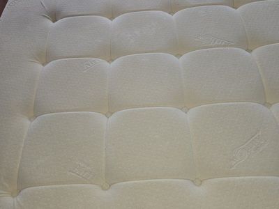 king Size Mattress with AirFlow Technology - Excellent Condition
