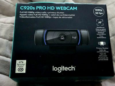 BRAND NEW Logitech C920s Pro HD Webcam - 1080p w/ Privacy Shutter