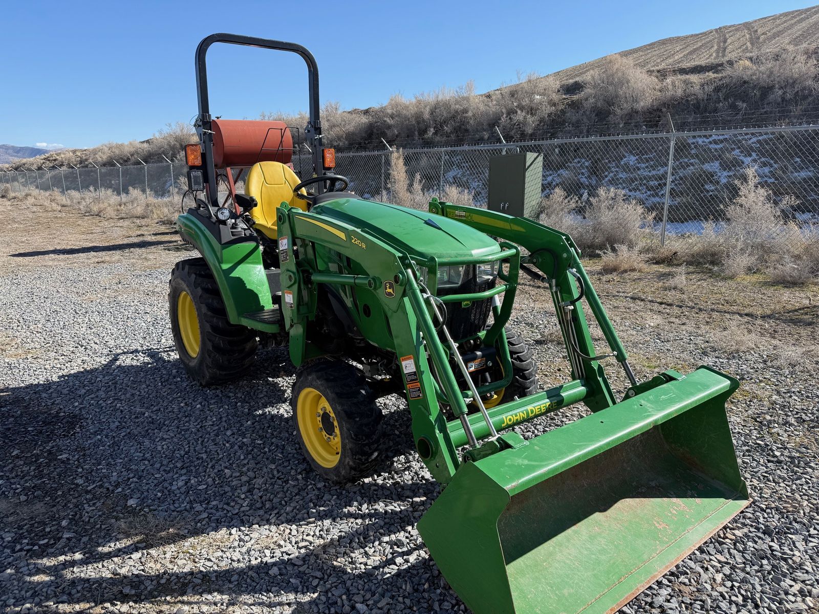 2017 John Deere 2038R