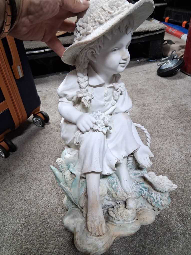 Beautiful Vintage Garden Statue Girl with Hat & Basket White Sculpture Nice!