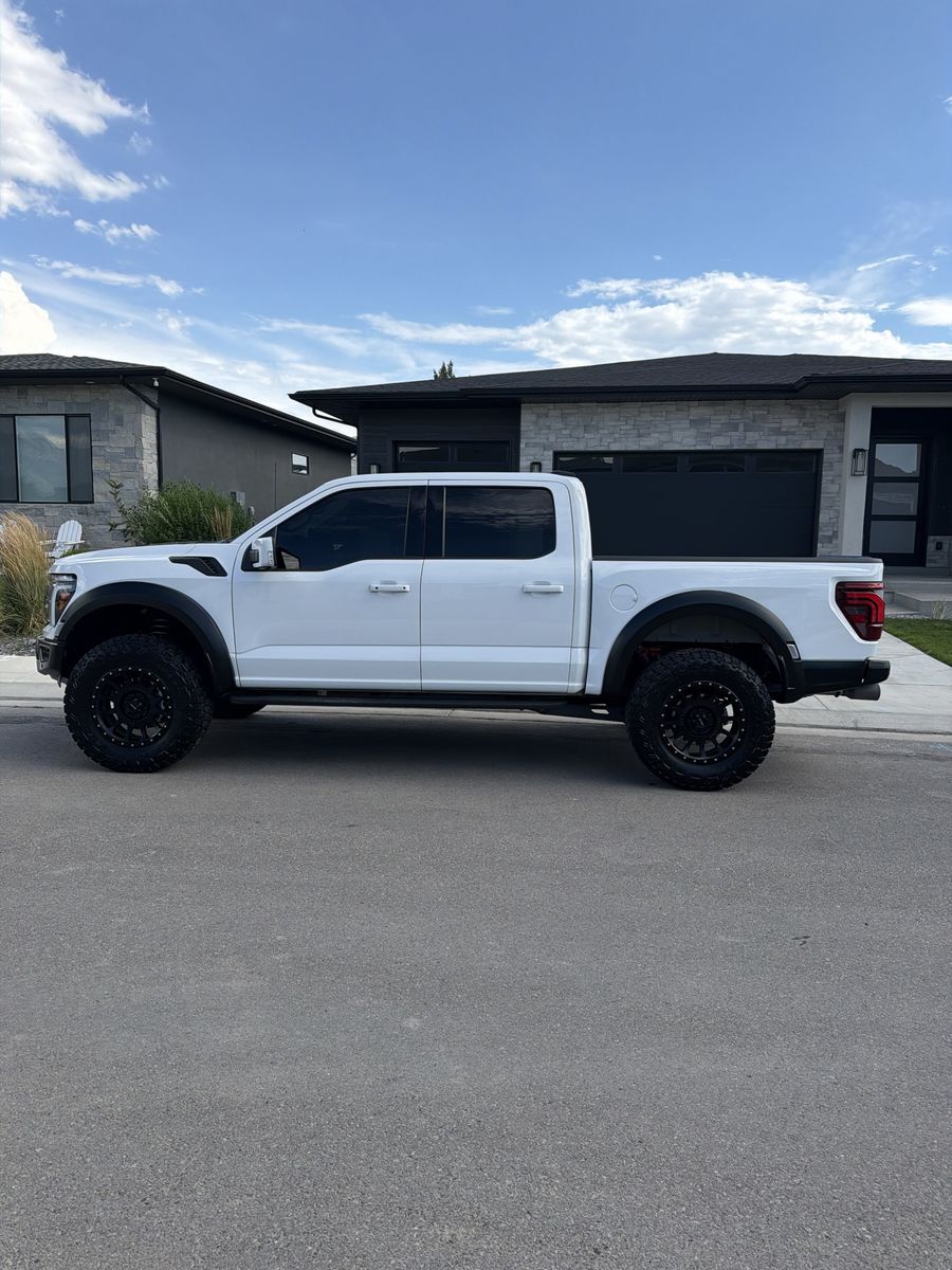 202R Ford F-150 Raptor - White, 37" Tires, Aftermarket Wheels - Excellent Condition