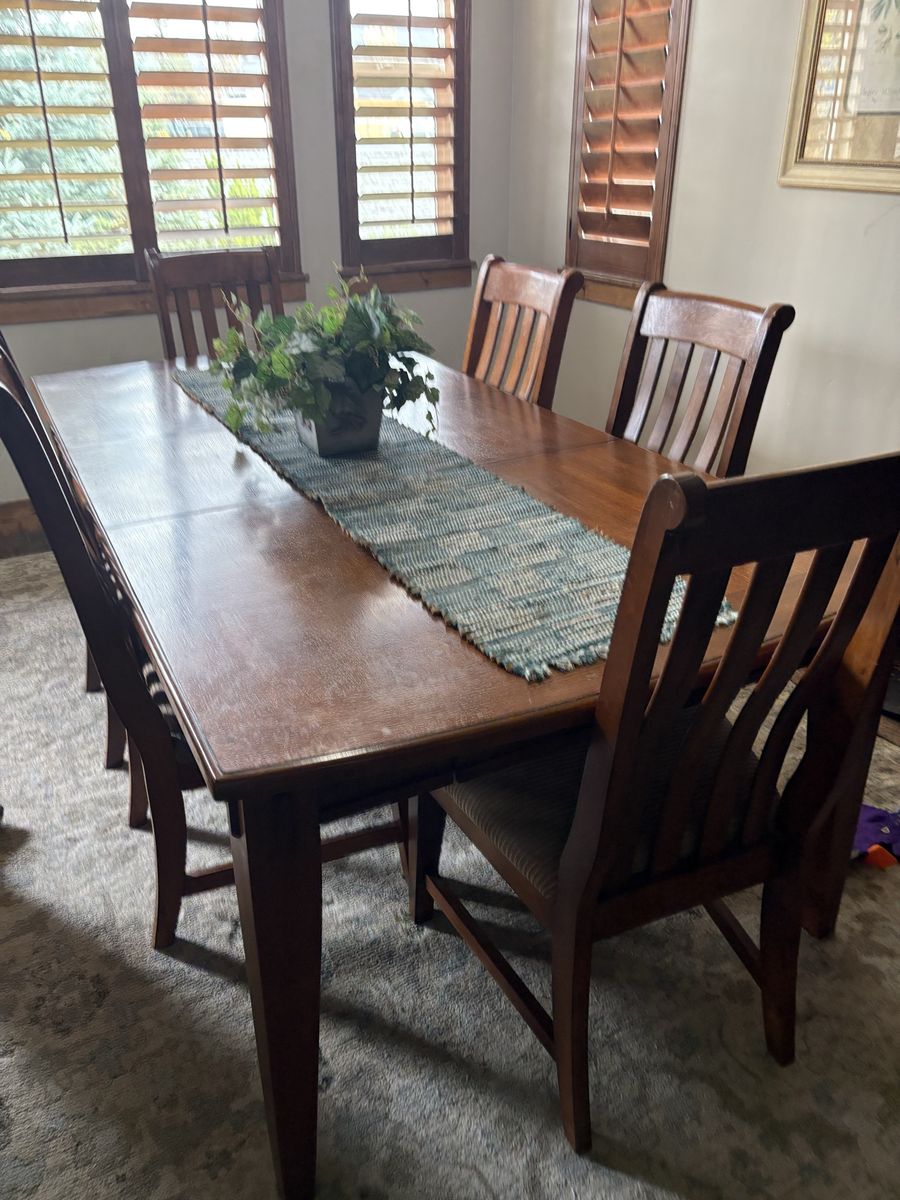 Dining Table With 6 Chairs And Matching Hutch