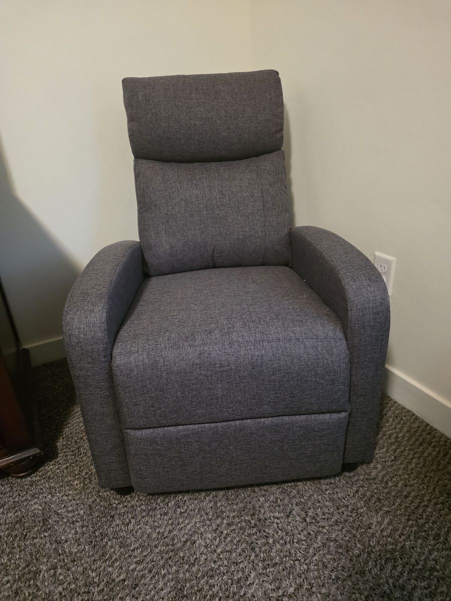 Reclining massage chair brand new