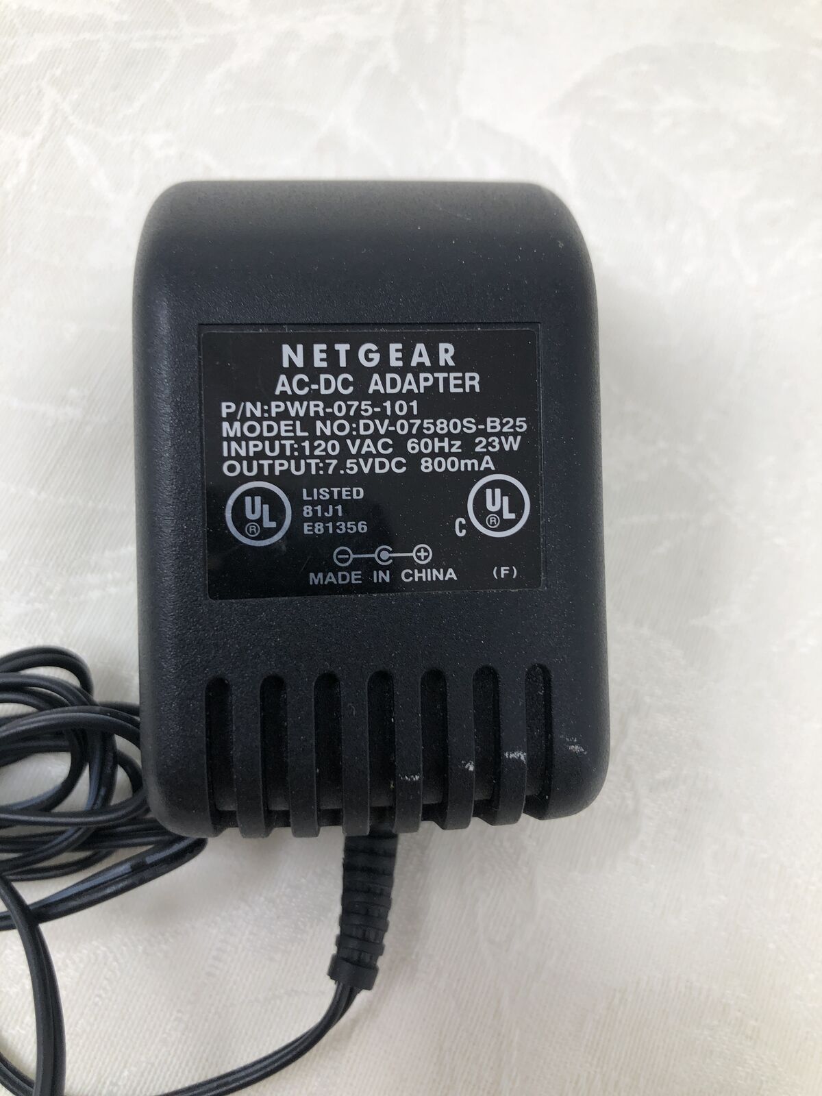 NETGEAR AC/DC adapter model DV-07580S-B25