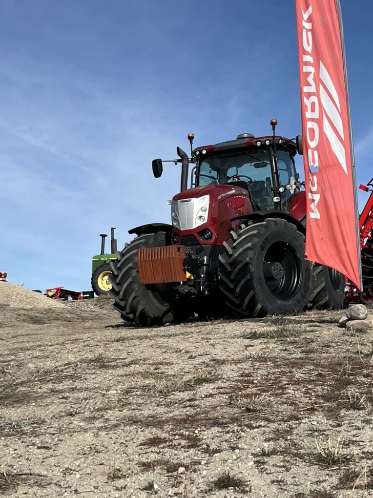 Mccormick X8.631 VT Drive 330 HP