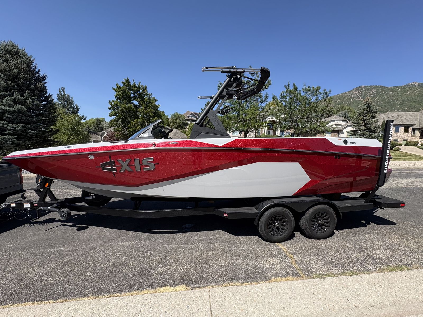 2025 Axis A245 Surf Boat