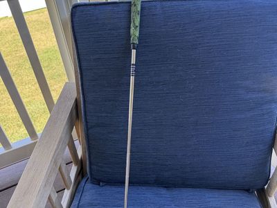 Odyssey White Hot OG Two-Ball Putter - Right Handed Golf Club, Excellent Condition