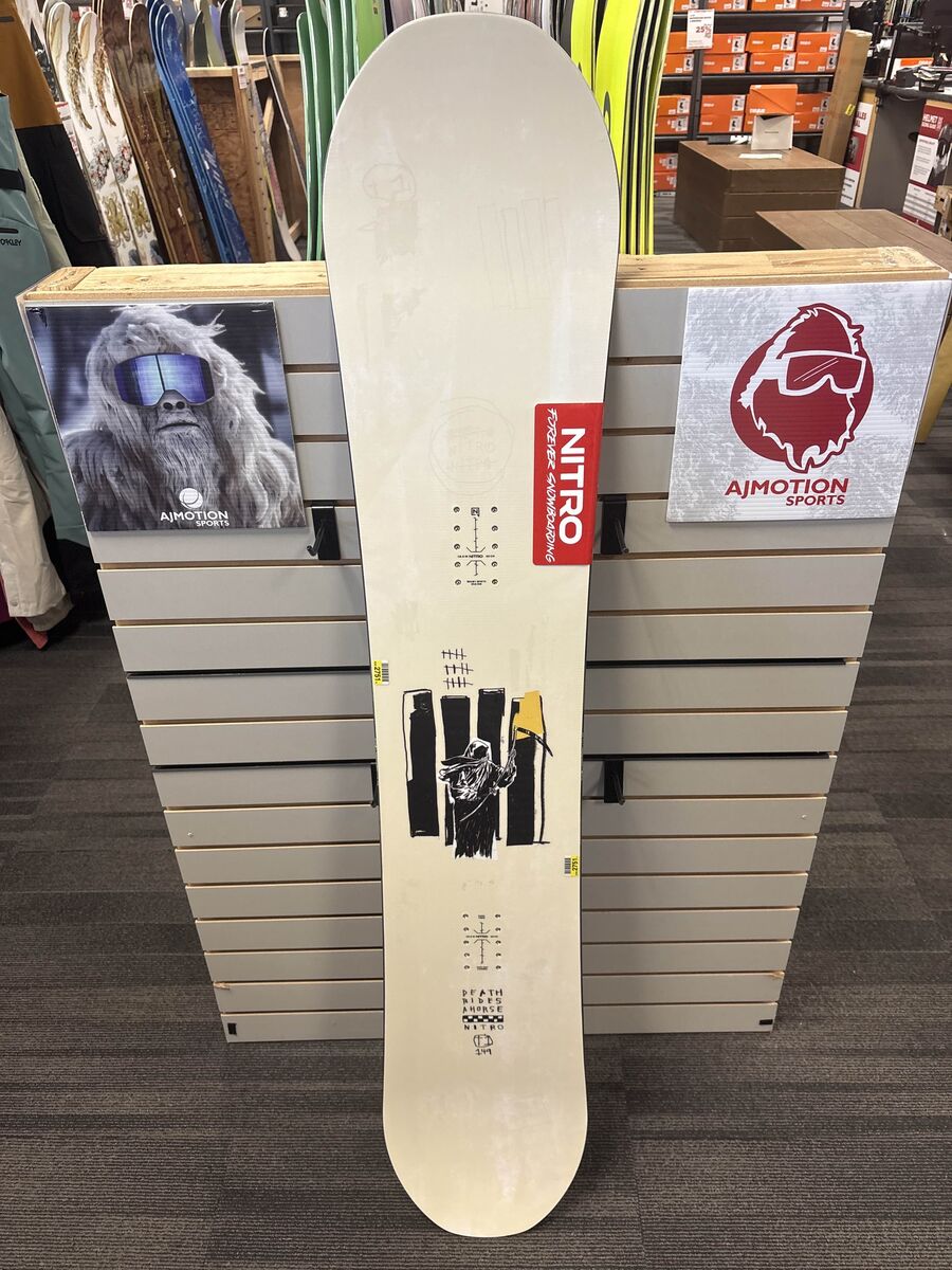 Nitro T1 149cm Snowboard - Lightly Used