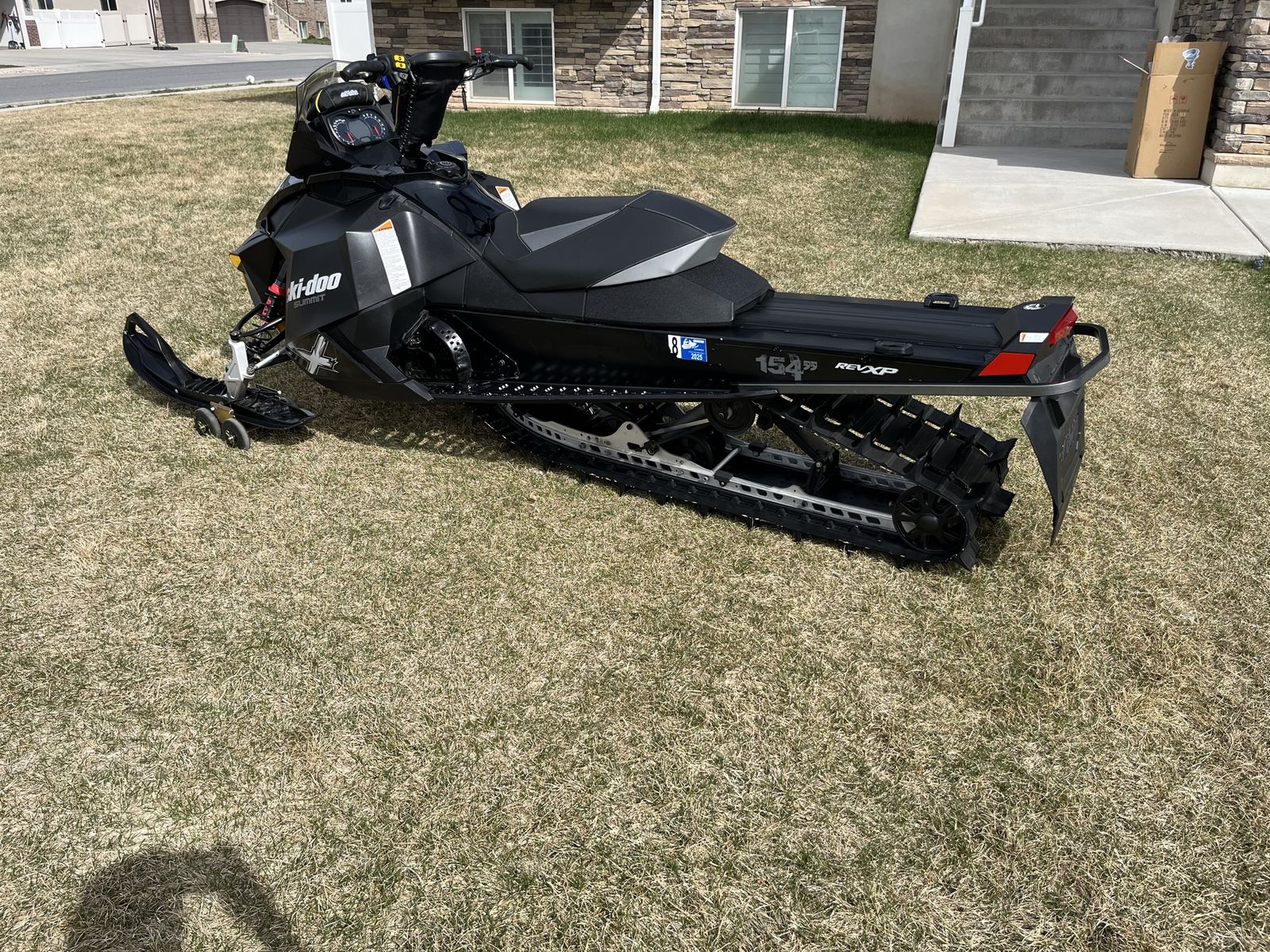 Main image 5