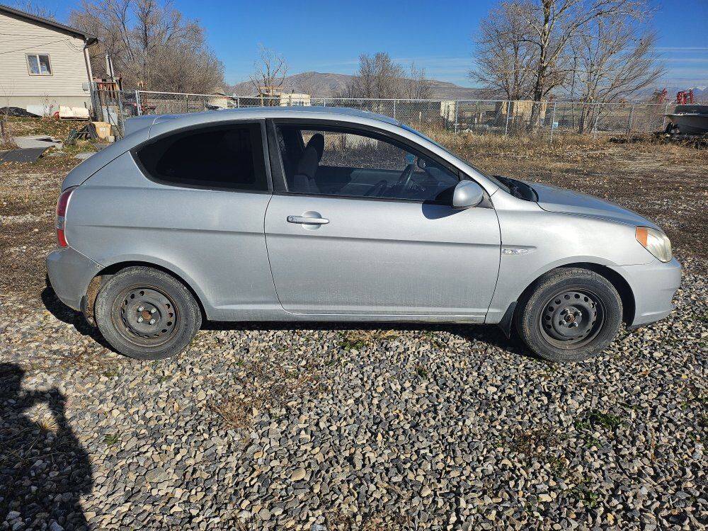2011 HYUNDAI ACCENT GL