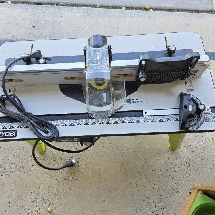 nice router table and router