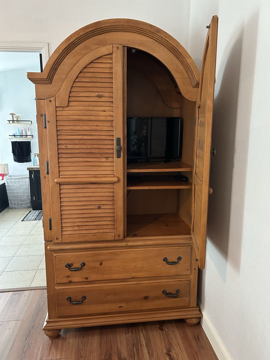 8 PC Bedroom Set