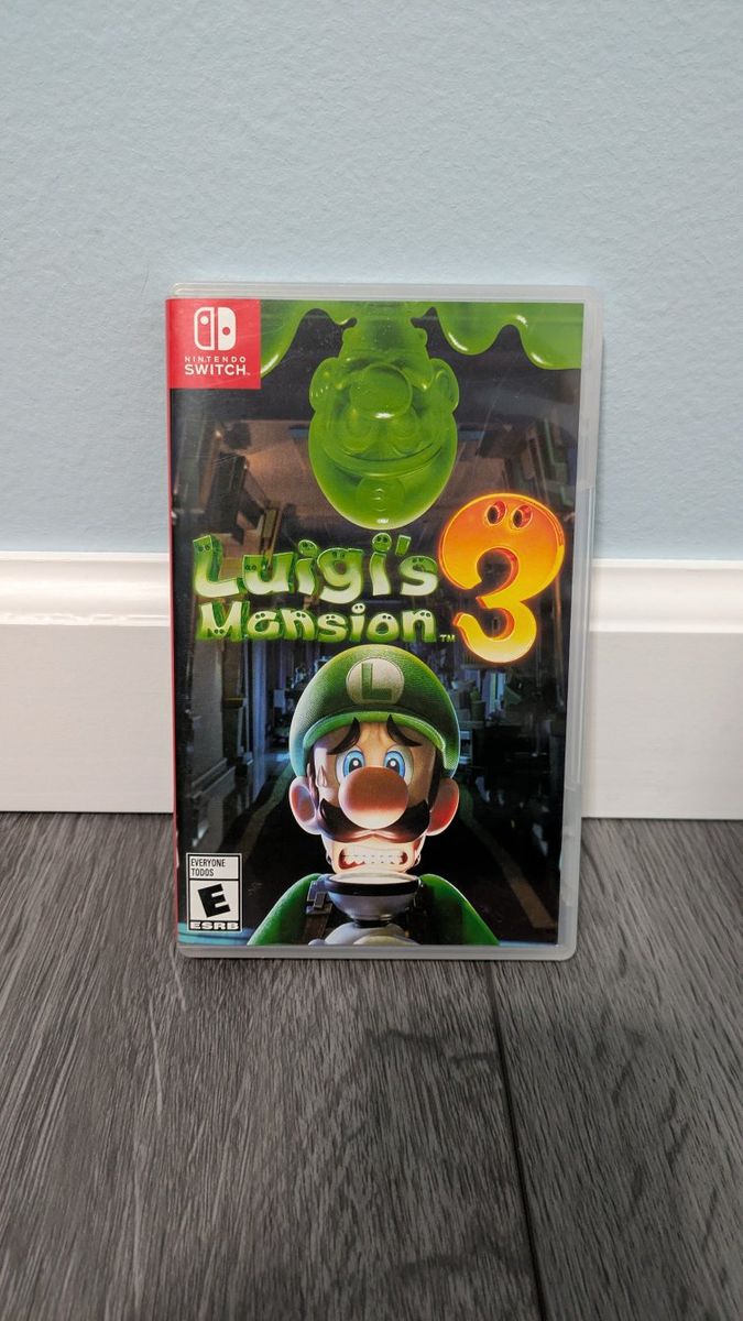 Luigi's Mansion 3 Nintendo Switch Game with Case