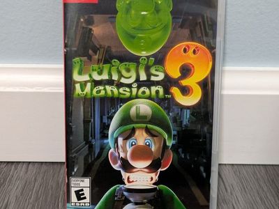 Luigi's Mansion 3 Nintendo Switch Game with Case