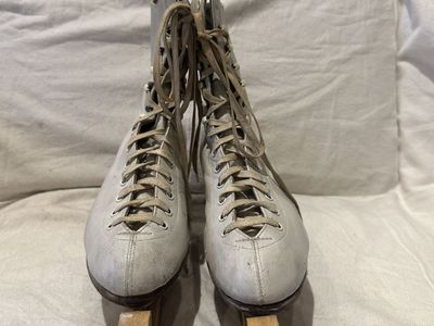 Fuch's Women’s Size 6.5 White Leather Figure Skate