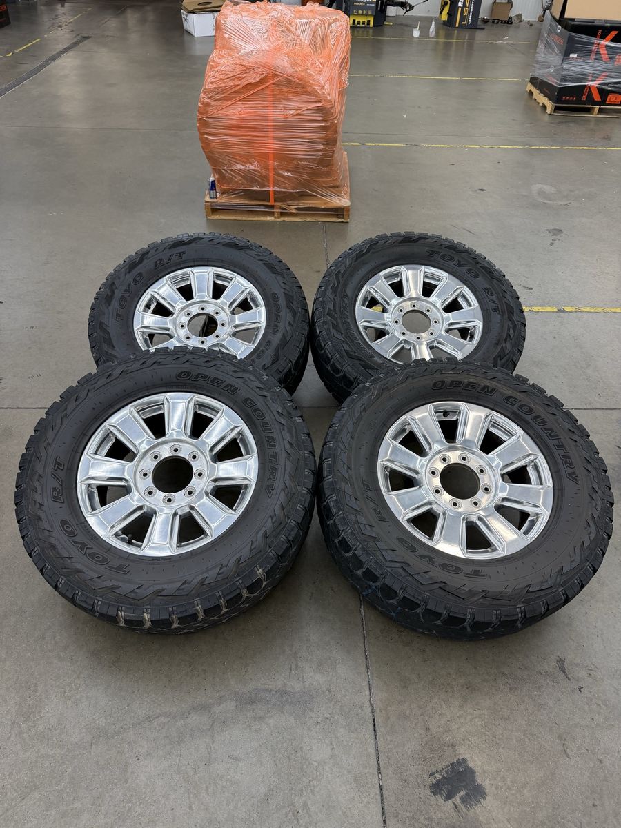 2020 f350 platinum OEM 20in wheels/ 37x12.50r20