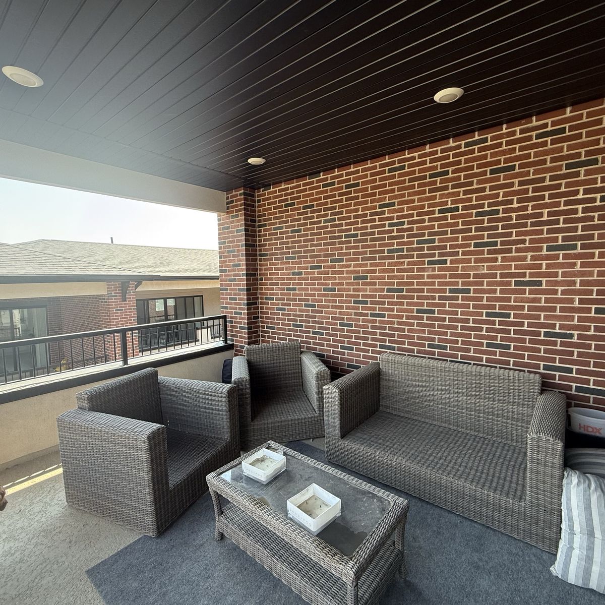 Patio set (missing cushions)