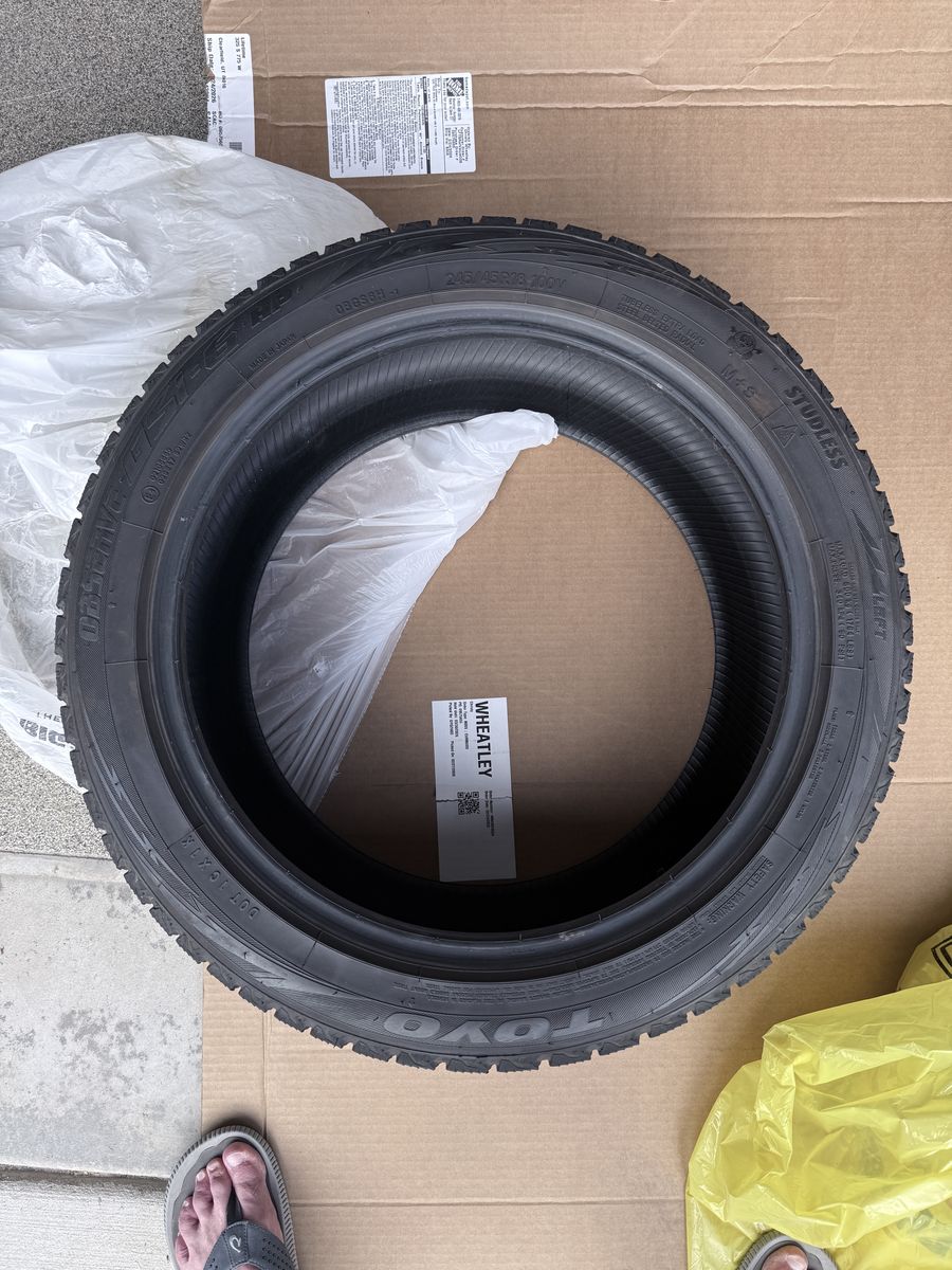 Snow Tire-(4)Toyo Observe GSi-6 HP 245/45R18 100V