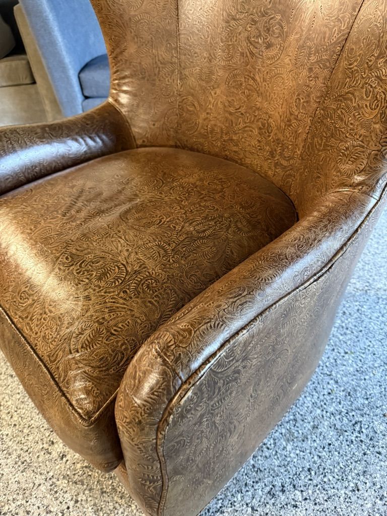 Main image 4