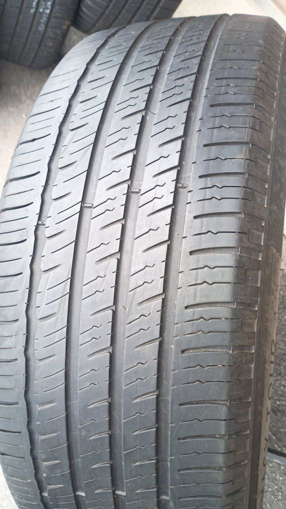 * Single 225/55R18 Tire *