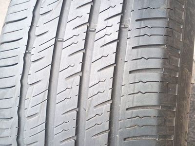 * Single 225/55R18 Tire *