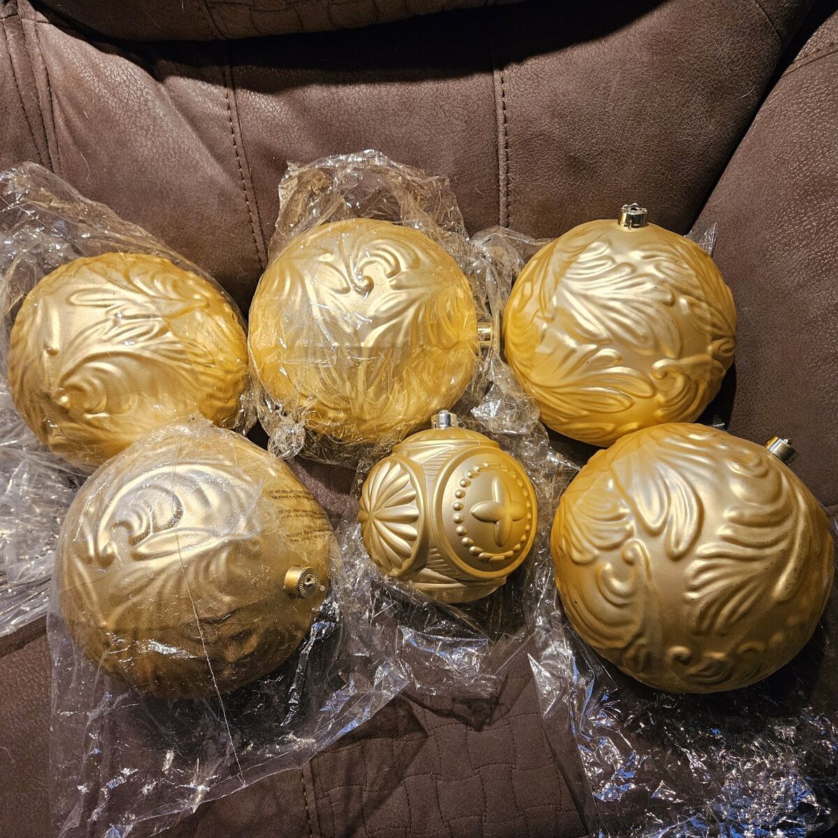 6 Exta Large Gold Ornaments