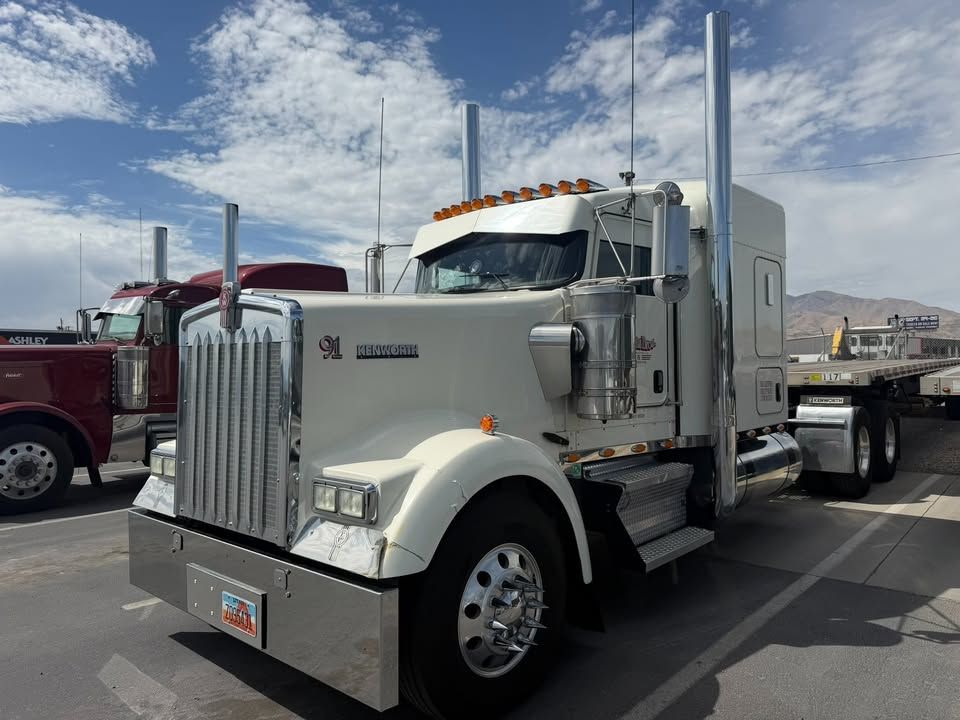SWEET! 2019 KENWORTH MODEL W900 GLIDER SLEEPER TRUCK