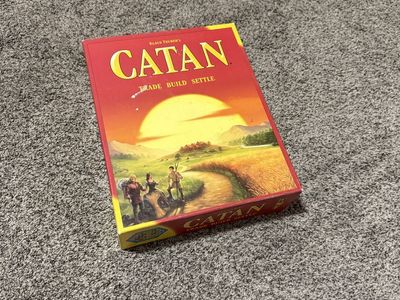 CATAN Board Game - Trade Build Settle Complete Strategy Game Used