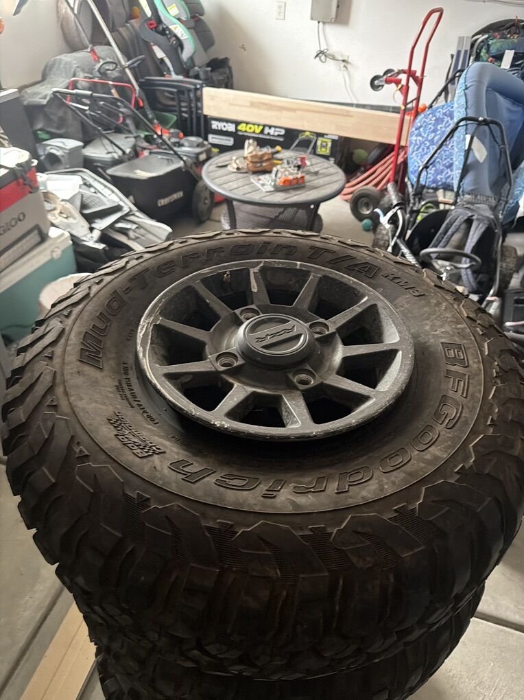 2019 Razor Rims And Tire