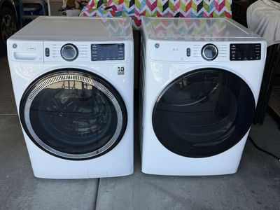 GE 4.8 cu.ft Smart Stackable Washer/Electric Dryer