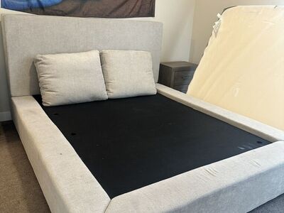 Langford Queen Upholstered Bed