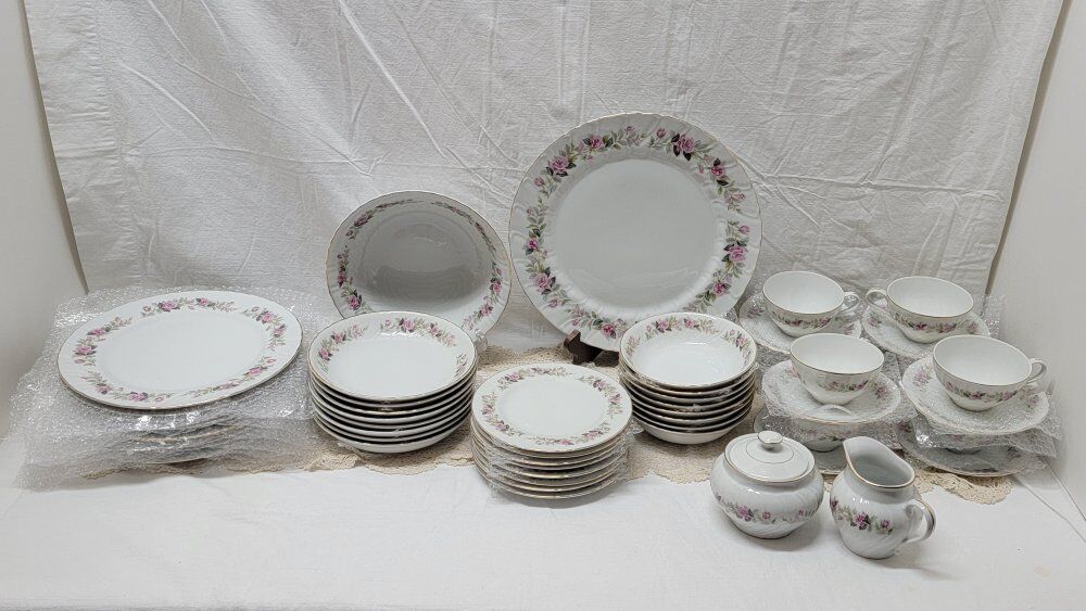 "Regal Rose" China Set for 8 + Extra's by Ecko Int