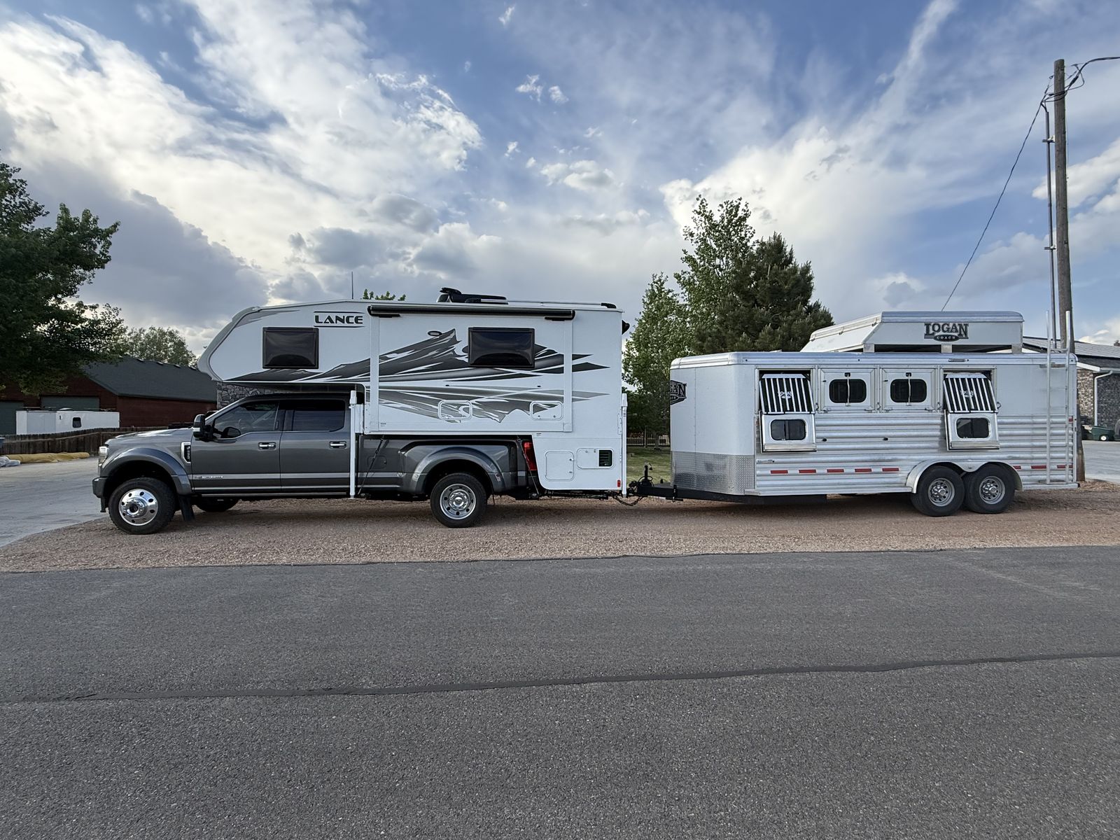1172 Lance Camper