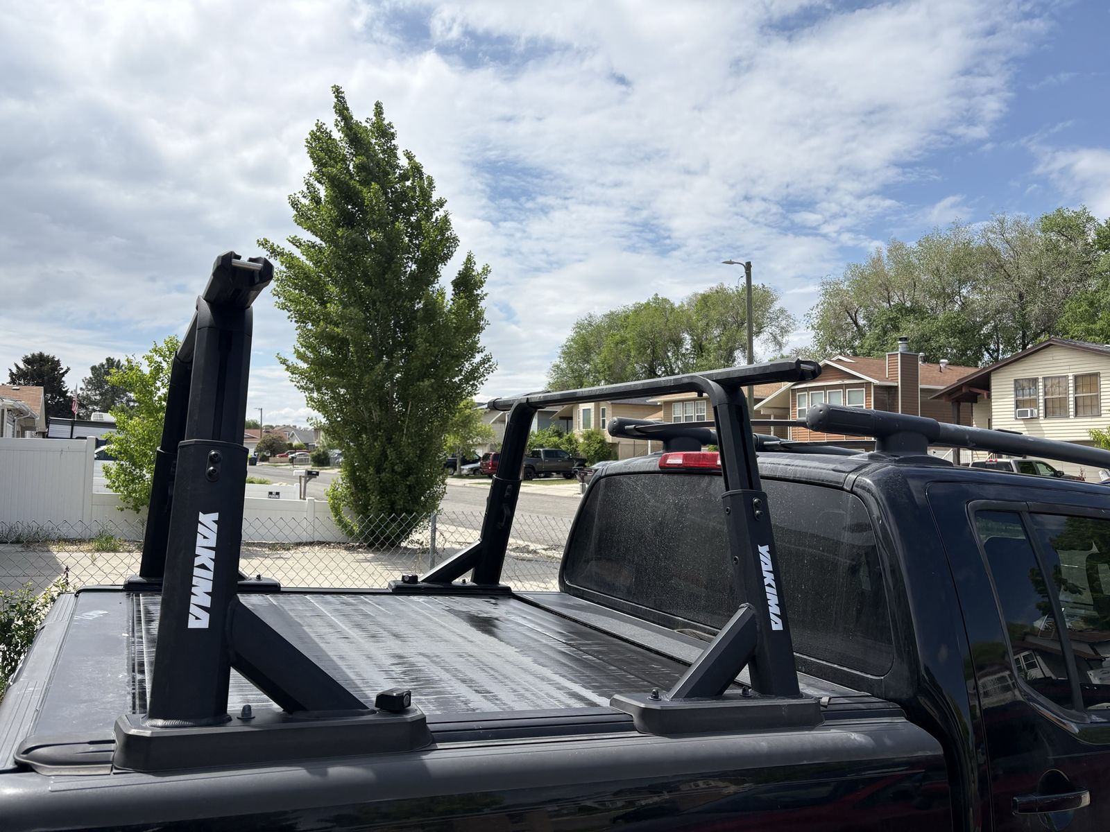 Yakima OverHaul HD Adjustable Truck Bed Rack — 60” Bars — Like New — Tonneau Adapter + Locks Included