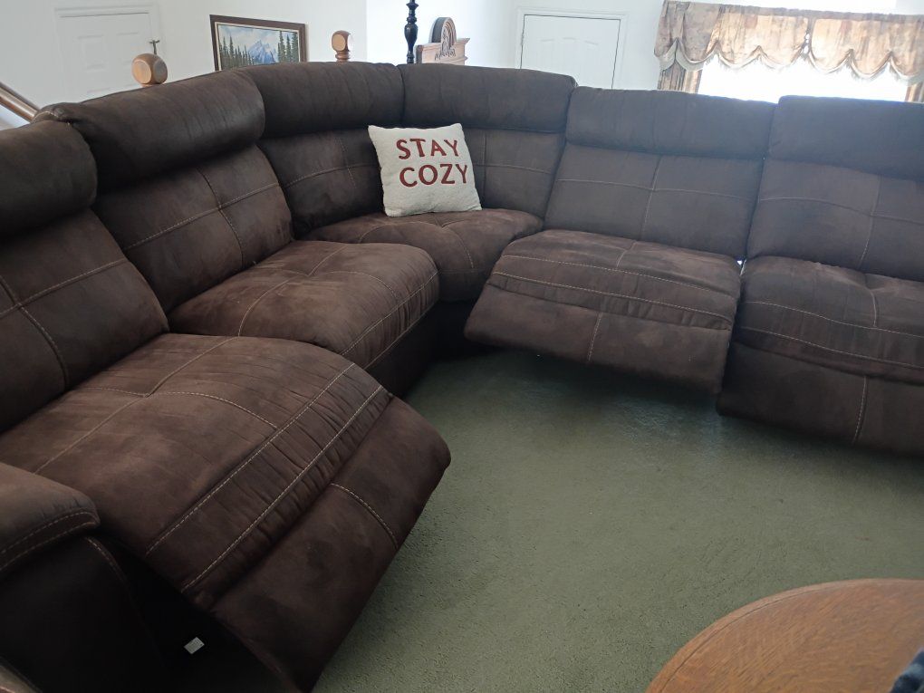 5 pc sectional couch w/3 power recliners