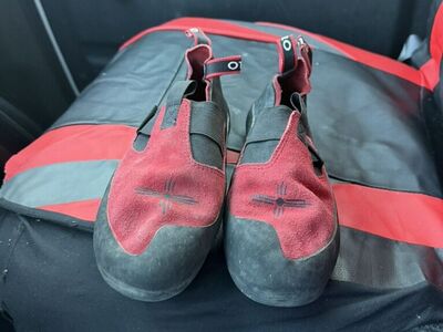 5.10 Anastazi Stealth Climbing Shoes Sz9.5
