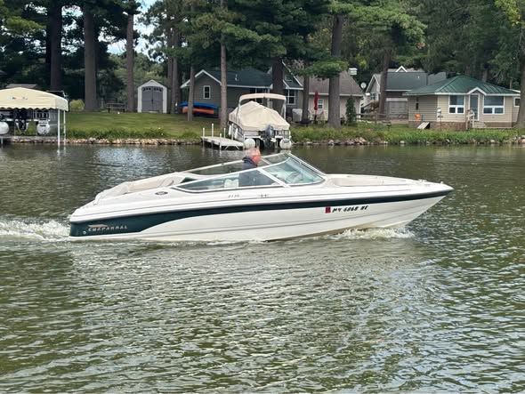 1999 Chaparral 2130ss boat