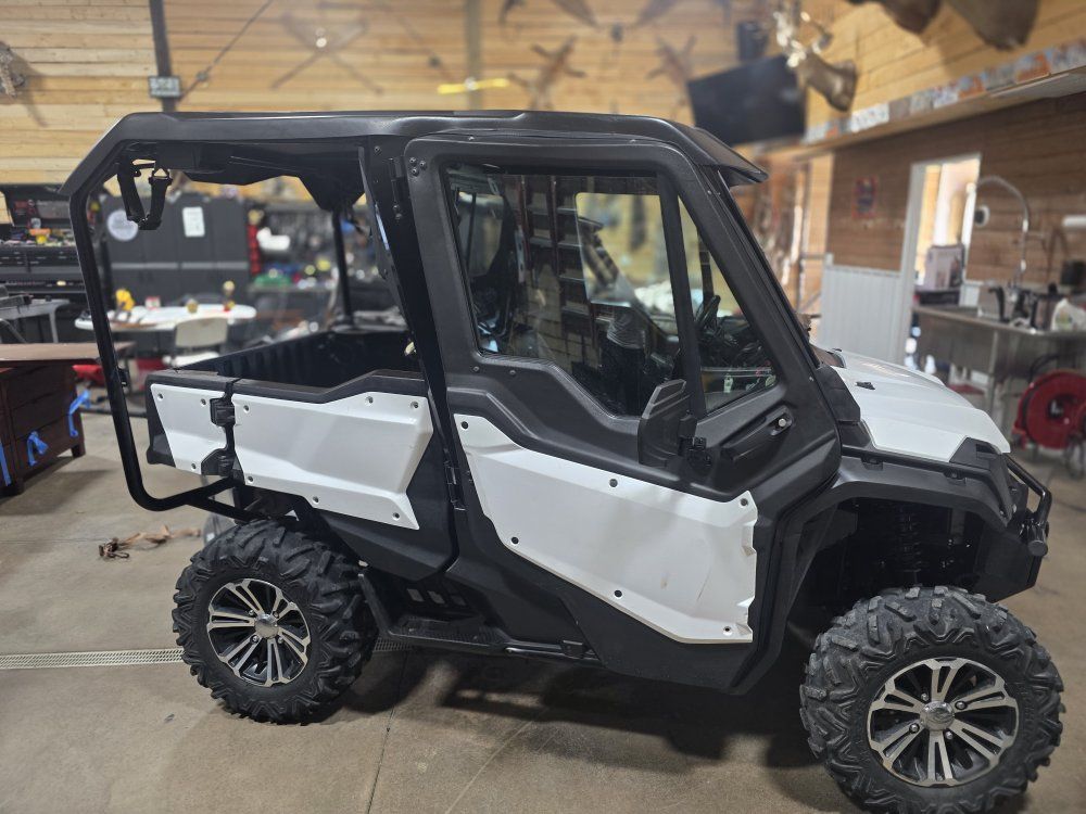 2016 Honda Pioneer 1000-5 Side-by-Side UTV - White/Black, Enclosed Hard Cab & Heater