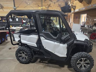 2016 Honda Pioneer 1000-5 Side-by-Side UTV - White/Black, Enclosed Hard Cab & Heater