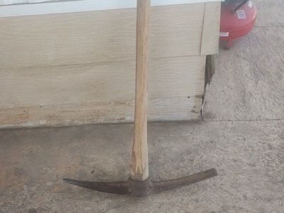 vintage true temper #9 pickaxe