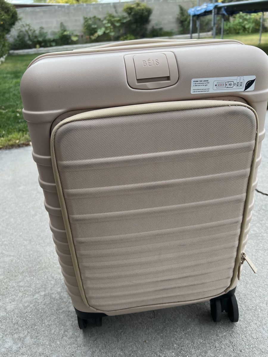 Beis Carry On w/ front laptop compartment