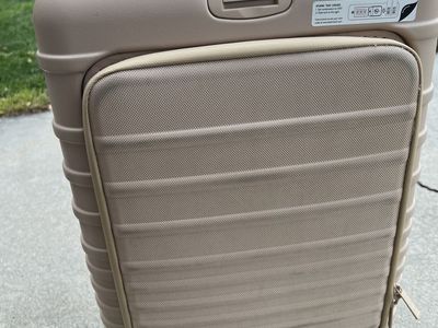Beis Carry On w/ front laptop compartment