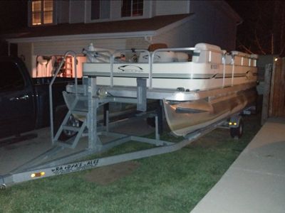 19' Sedona pontoon boat