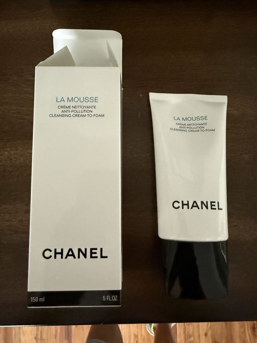CHANEL Cleansing Cream to Foam