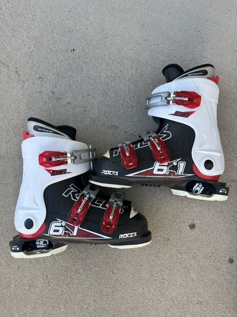 Roces 6 in 1 youth Adjustable ski boots