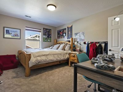 Queen Log Bed Frame + 2 nightstands
