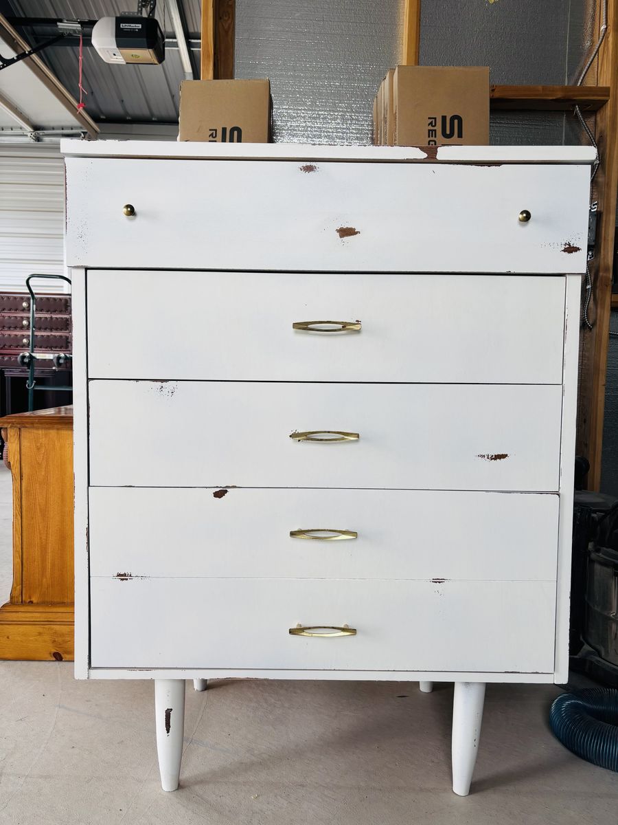 Lil White Shabby Dresser